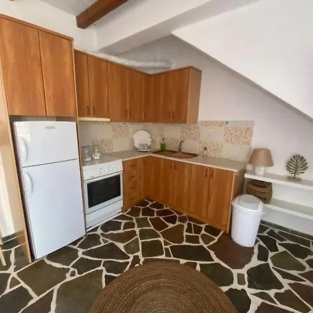 Red2 Holiday home Flampouria
